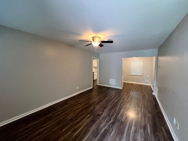 Building Photo - Nice One Story Home in Sherry Dale
