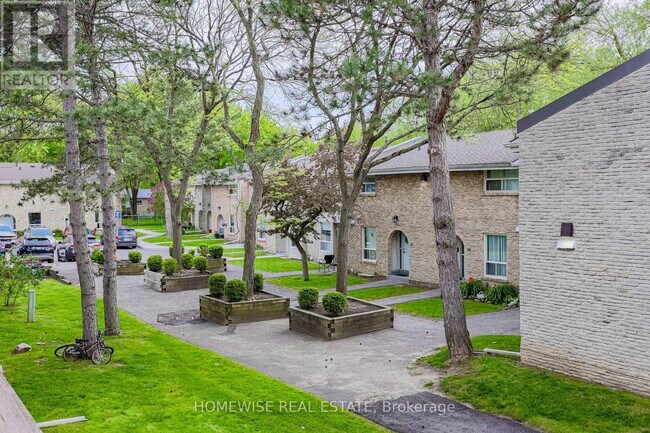 Photo du bâtiment - 560 Waverly St N