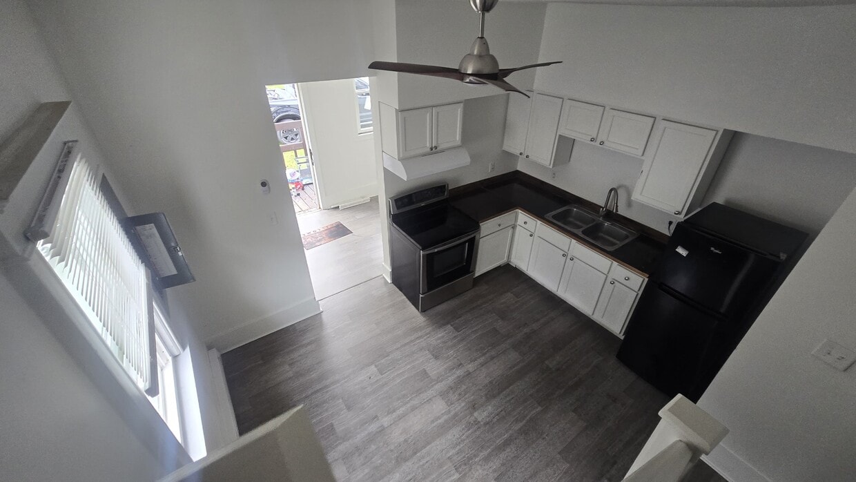 Building Photo - 728 W Colfax Ave