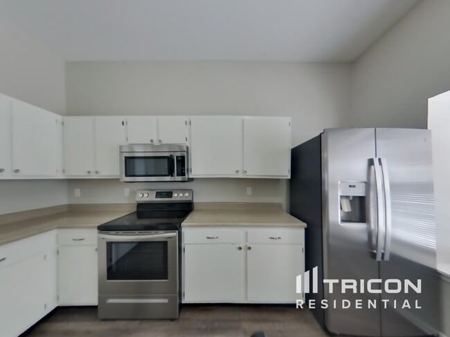 Building Photo - 484 Brookstone Dr