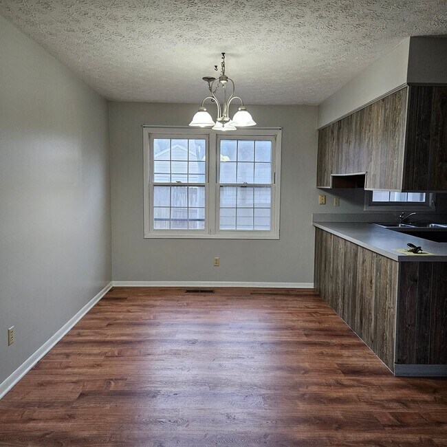 Foto del edificio - 1252 Colonial Drive, Ashland, Ohio - 3 bed...