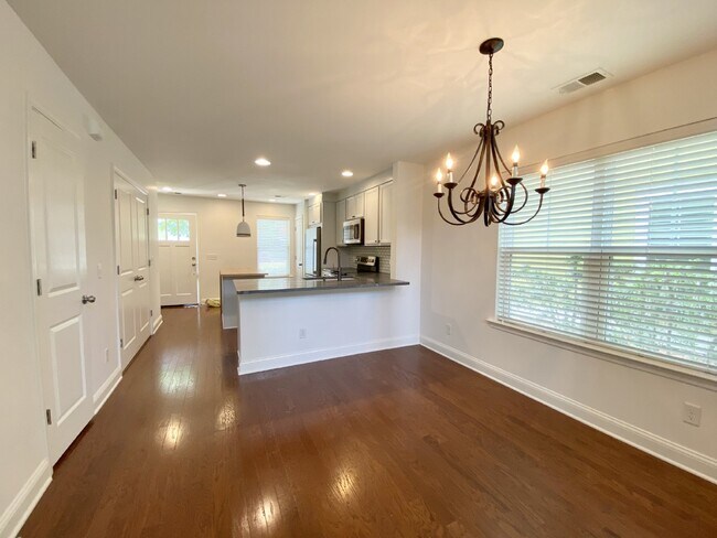 Foto del edificio - Old Town Bluffton Townhome for Rent!