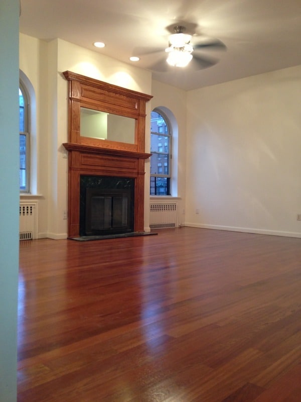 Building Photo - 65 W 70th St