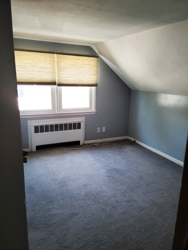 Guest Bedroom - 21 Crescent Beach Rd