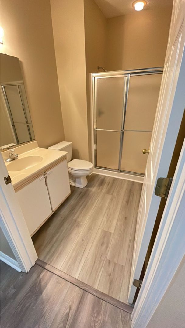 Building Photo - 2 bedroom/2 bath condo