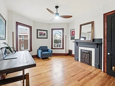 Foto del edificio - 402 E 18th St