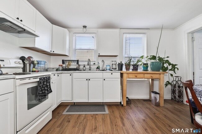 Foto del edificio - 74 Mitchell St