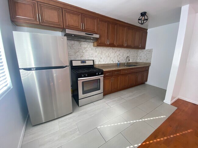 Building Photo - 6145 Toltec Way
