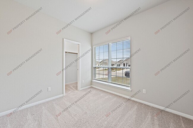 Building Photo - 748 Gingham Trl