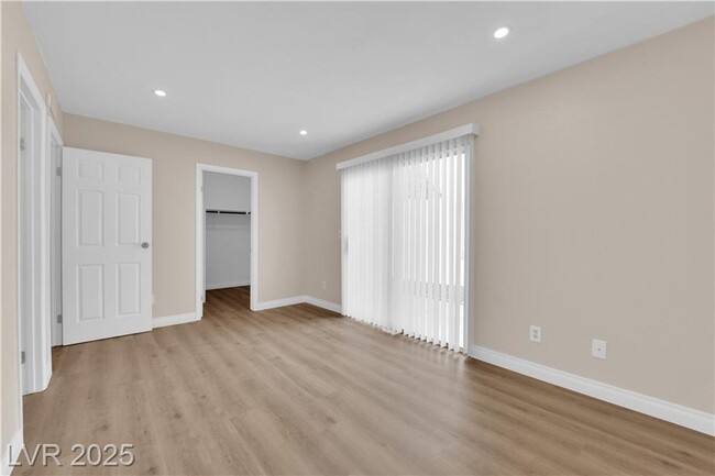 Building Photo - Must See!! 3 Bedroom 2 Bathroom home nestl...