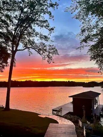 Primary Photo - Lake Anna GuestHouse at 361 Robbie