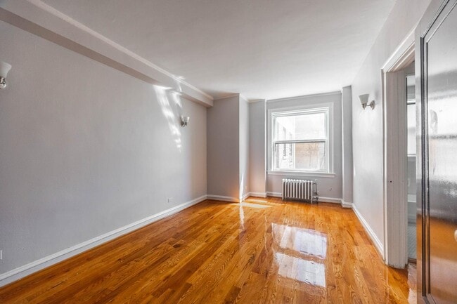 Photo - 917 West Eastwood Avenue #512 Apartment