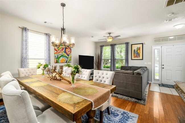 Foto del edificio - 3524 Glenmore Meadow Dr