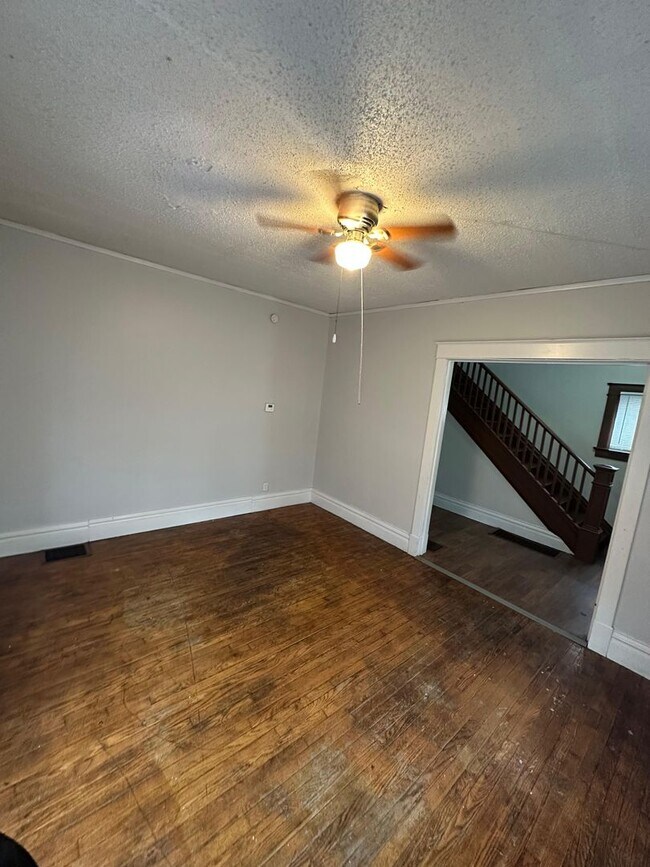 Foto del edificio - 3 bedroom 1 bath