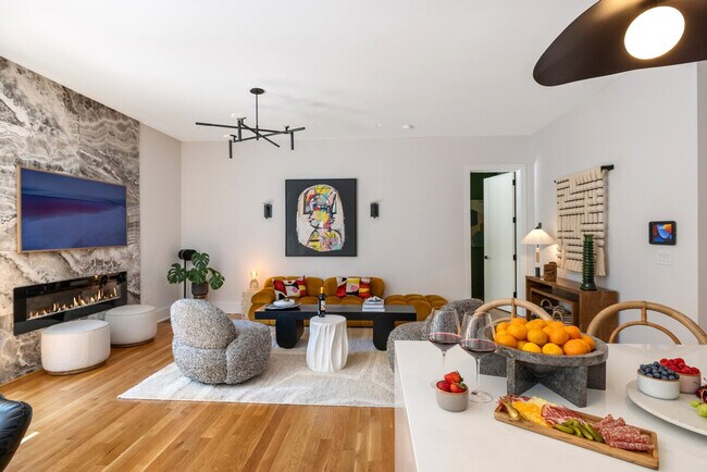 Foto del edificio - 4239 Raney Way