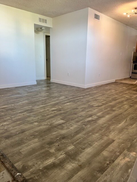 Living Room - 1801 S Treasure Dr