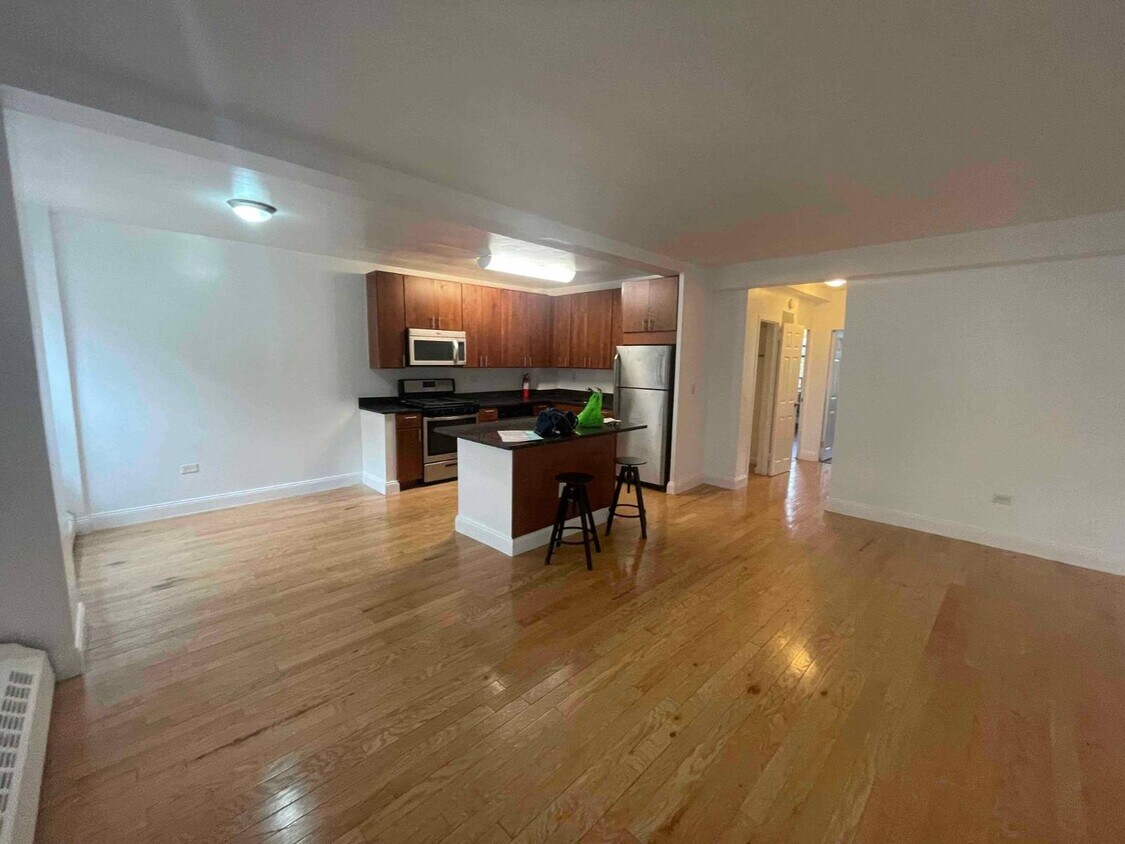 Primary Photo - 12427 Flatlands Ave