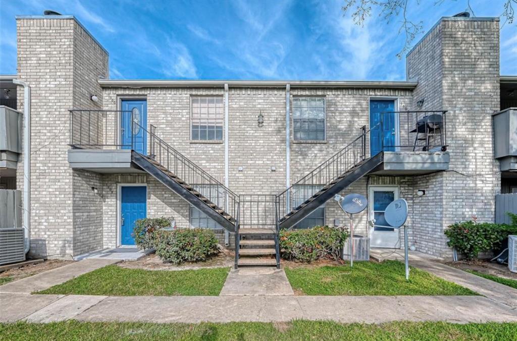 Primary Photo - 9700 Leawood Blvd