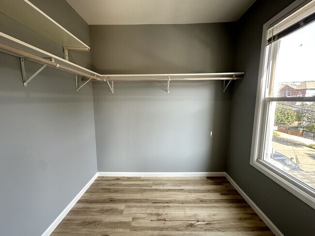 Foto del edificio - 212 Inslee Pl