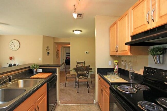 Foto del edificio - 1500 Sharen Dr