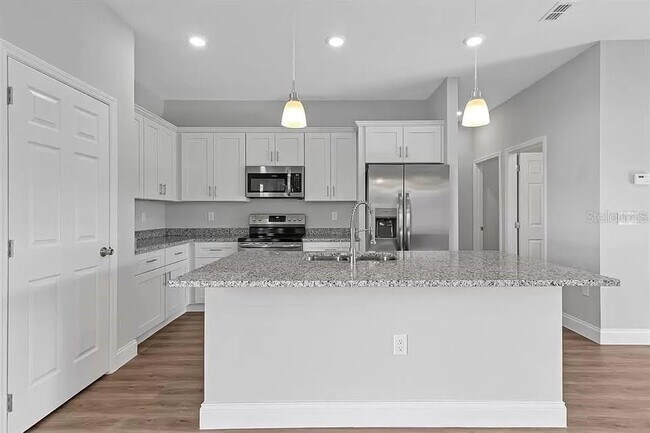 Foto del edificio - 6006 SW 154th Place Rd