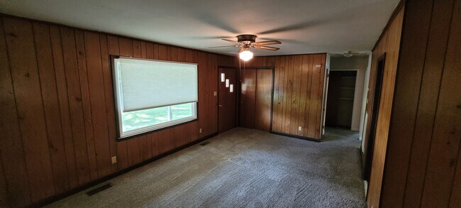 Foto del edificio - 8326 Linville Rd