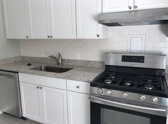 Foto del edificio - 5301 Westbard Cir