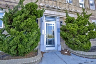 Building Photo - 51 Georgia