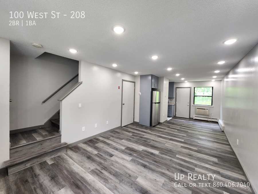 Primary Photo - 100 West St