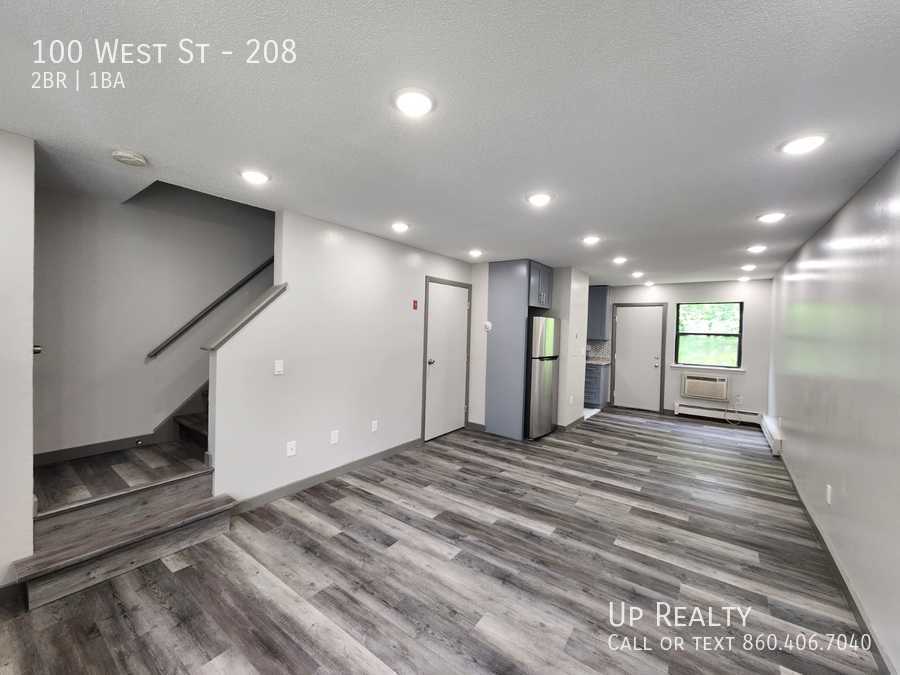 Foto principal - Gorgeous 2BD TH in Vernon!