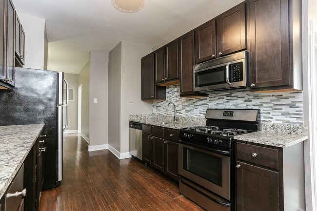 Foto del edificio - 2647 W Potomac Ave