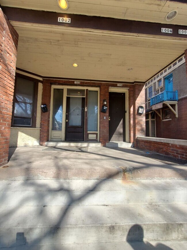 Foto del edificio - 1002-1004 S 22nd St. (3 Unit)