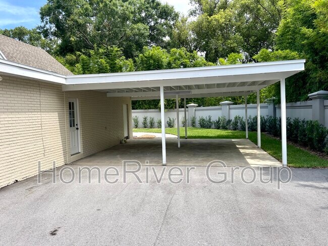Foto del edificio - 2105 W Country Club Dr