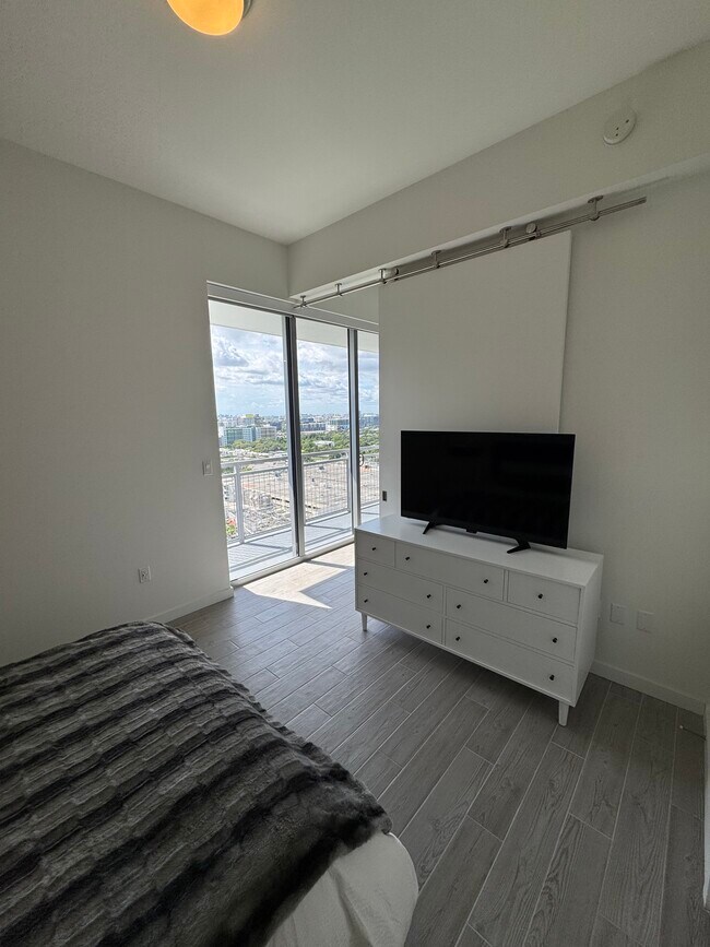 Master Bedroom - 342 NE 35th St