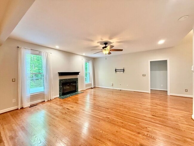 Foto del edificio - 9412 Springdale Dr