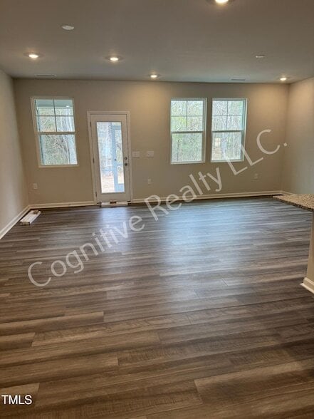 Building Photo - 1516 Foal Run Trl