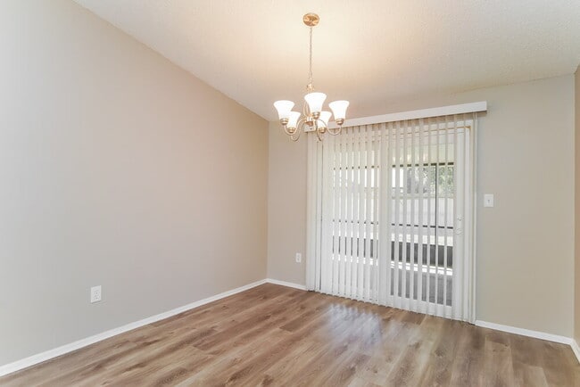 Building Photo - 1175 Lambert Ln