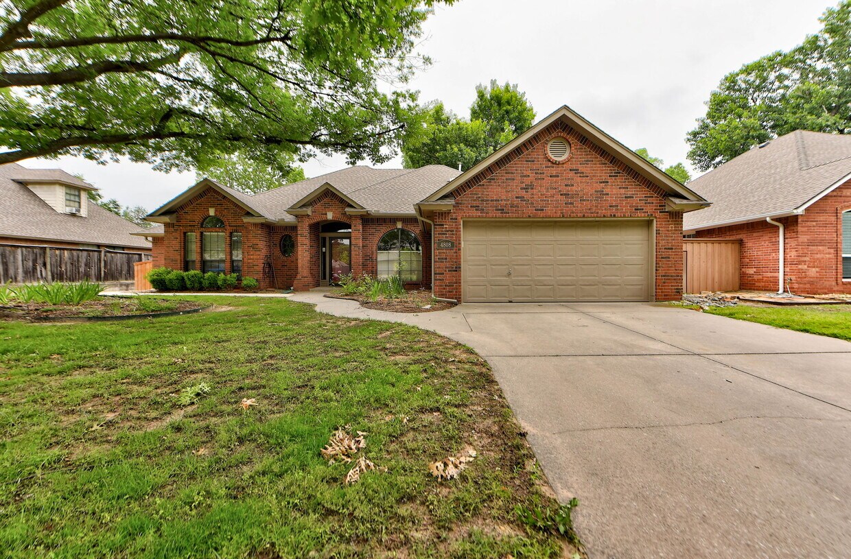 Foto principal - 4808 Baker St