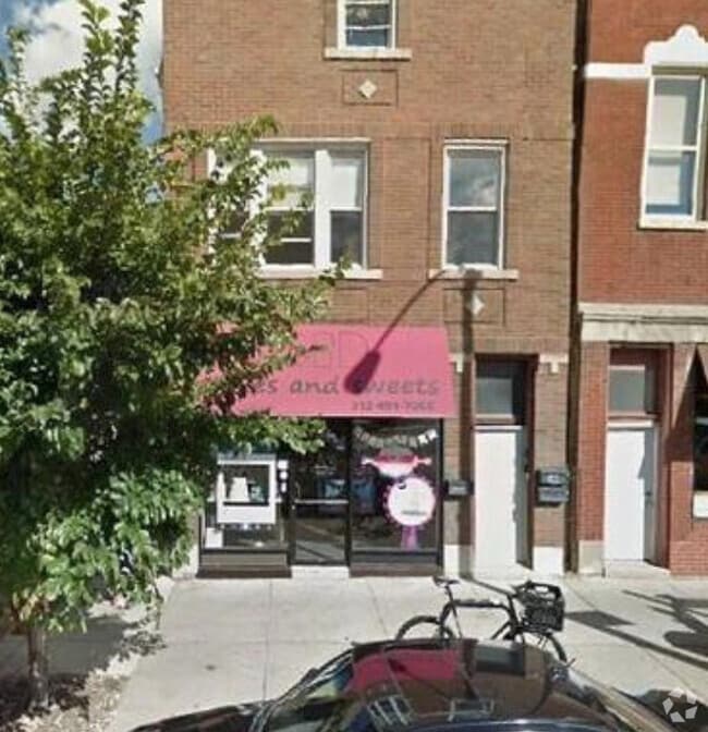 Building Photo - 2039 N Western Ave