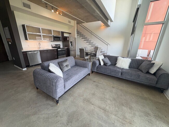 Foto del edificio - Oversized Loft With Downtown Views