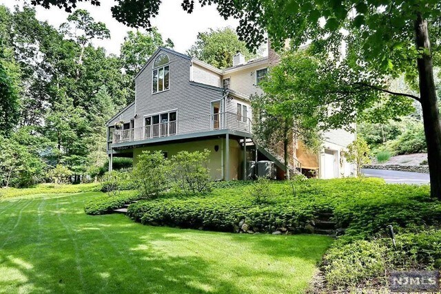 Building Photo - 181 Upper Saddle River Rd