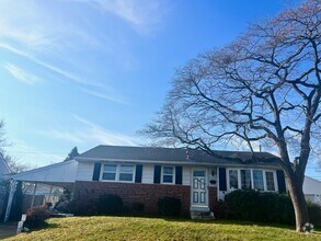 Building Photo - 2609 Dean Dr