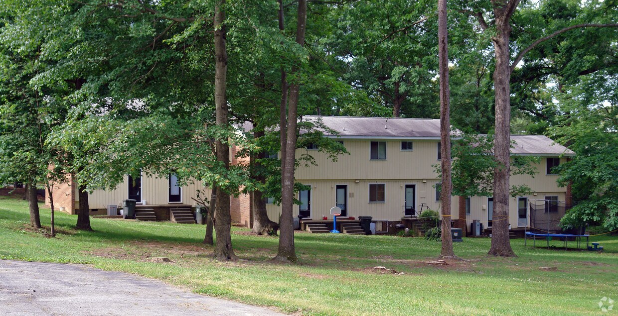 Building Photo - 3820-3832 Lexington Dr