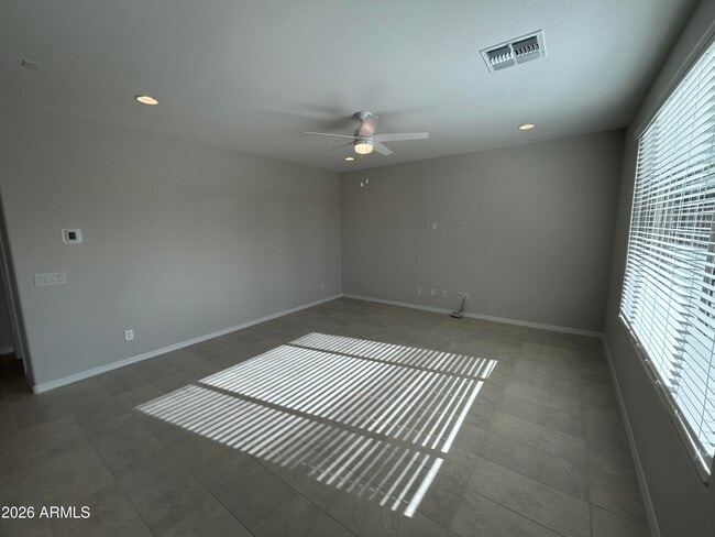 Foto del edificio - 17619 W San Juan Ave