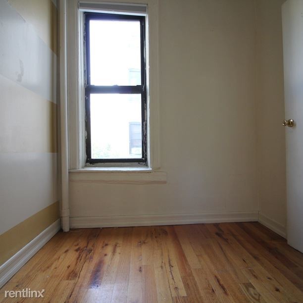 Building Photo - 367 S 5th St
