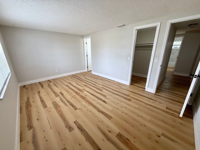 Building Photo - PRICE REDUCED- Beautifully Updated 2/2 Home!