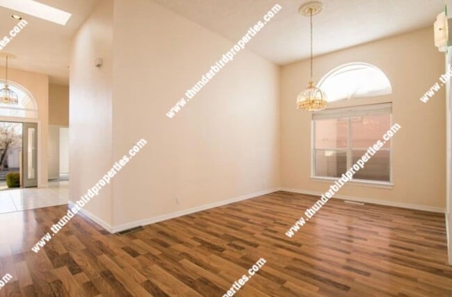 Foto del edificio - Tanoan Gated 3 bedroom, 2 bath home