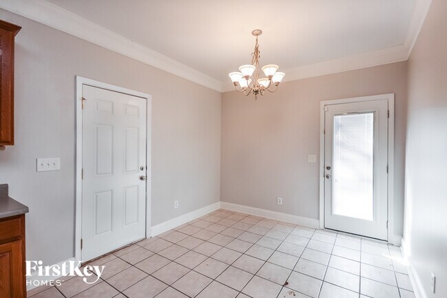 Foto del edificio - 4611 River Rd