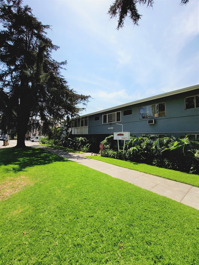 Building Photo - 4402 Los Feliz Blvd