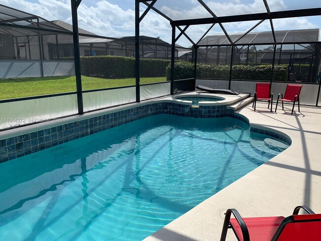 Foto del edificio - 8148 Sun Palm Dr